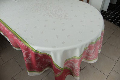 white and pink Jacquard tablecloth