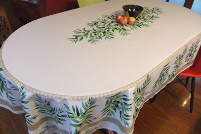large oval tablecloth