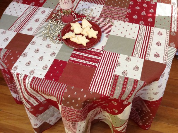 90in round Christmas tablecloth