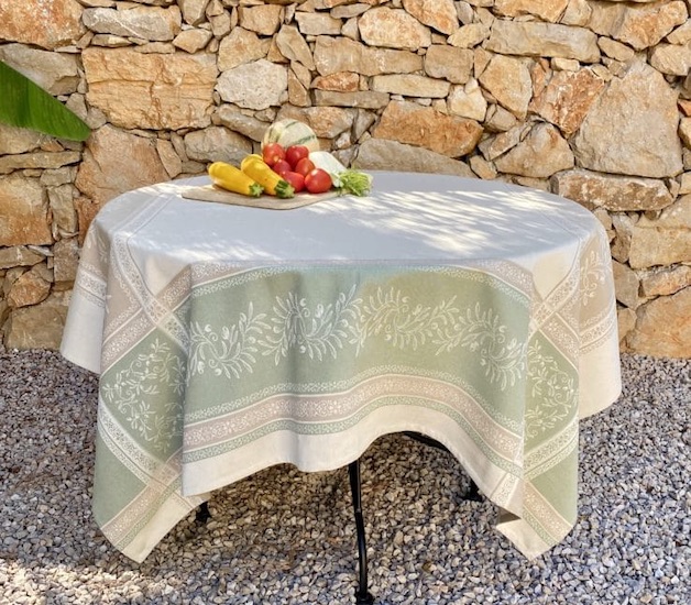 olive design jacquard tablecloth seats 8